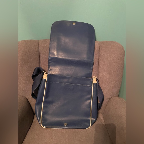 GUESS - VINTAGE BAG (Unisex) - Picture 6 of 8